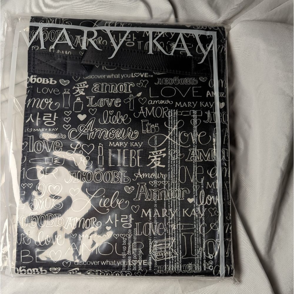 NWT Mary Kay Travel Roll-Up Bag (unfilled) 4 Departments, Black, White & Pink - Picture 3 of 7